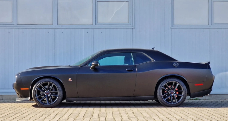 Dodge Challenger cena 259900 przebieg: 58500, rok produkcji 2019 z Chełmno małe 497